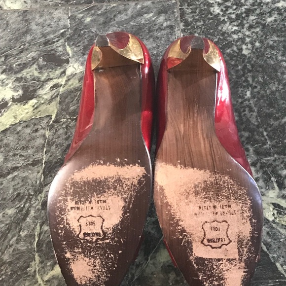 Stuart Weitzman Flame patent leather w/gold shoes. - Picture 6 of 7